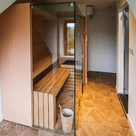 Stunning In With Sauna 孔卡尔诺